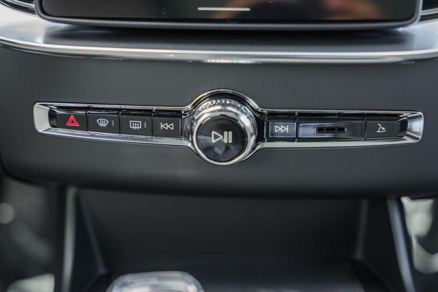 2026 Volvo XC90 Plug-In Hybrid Plus, T8 AWD, Electric/Gasoline, Bright, 7 Seats