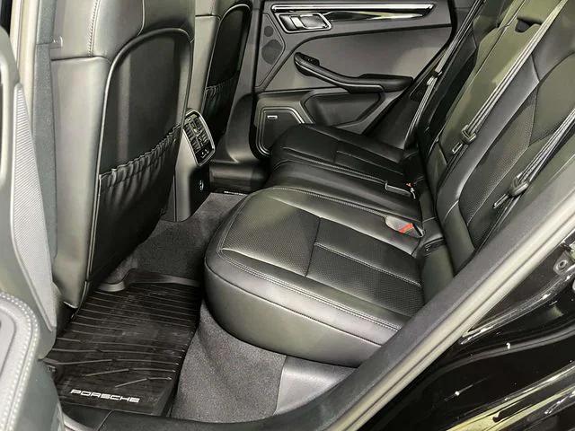 2026 Porsche Macan Unknown