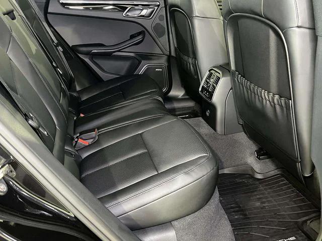 2026 Porsche Macan Unknown