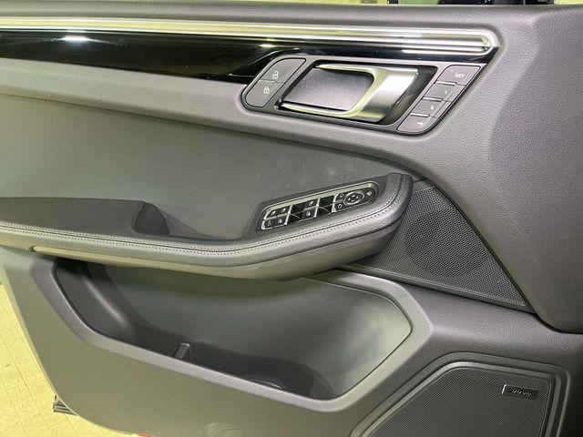 2026 Porsche Macan Unknown