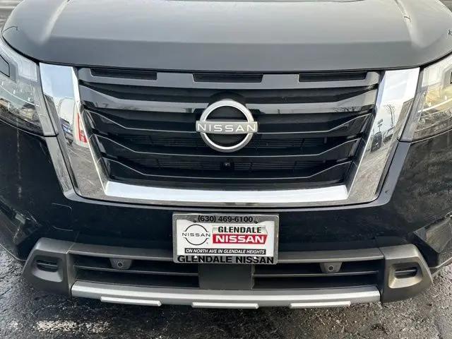 2025 Nissan Pathfinder SL 4WD