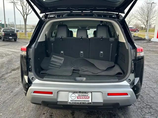 2025 Nissan Pathfinder SL 4WD