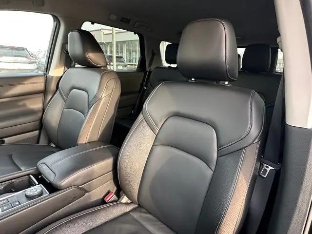 2025 Nissan Pathfinder SL 4WD