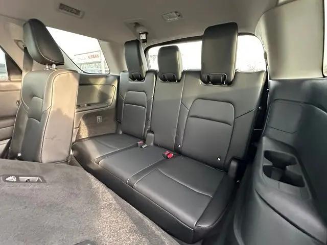 2025 Nissan Pathfinder SL 4WD