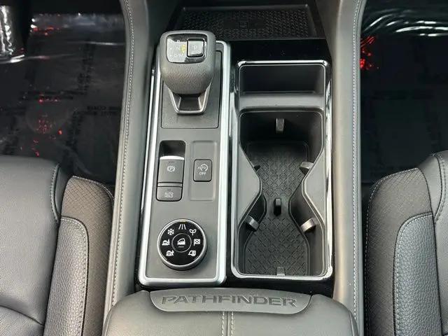 2025 Nissan Pathfinder SL 4WD