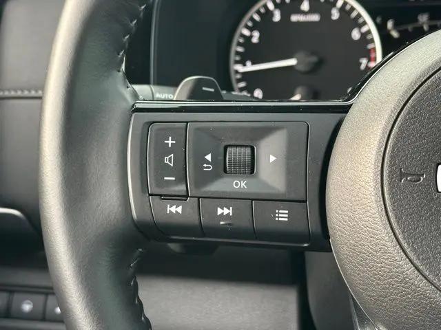 2025 Nissan Pathfinder SL 4WD