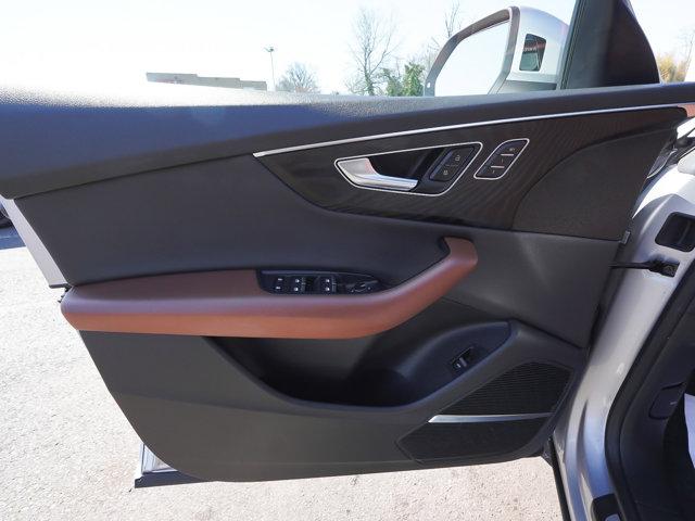 2022 Audi Q8 Premium Plus 55 TFSI quattro Tiptronic