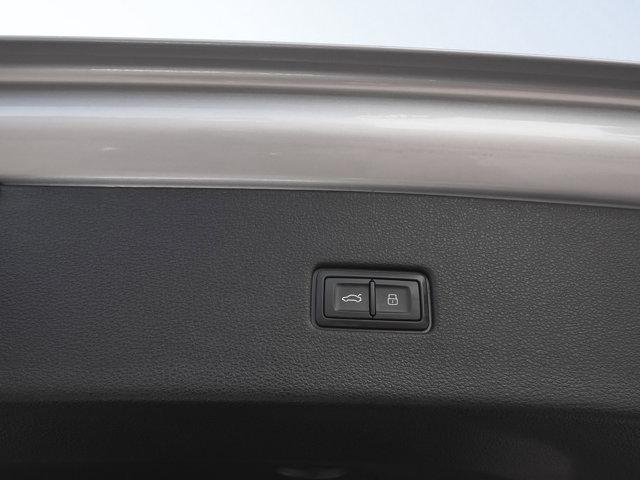 2022 Audi Q8 Premium Plus 55 TFSI quattro Tiptronic