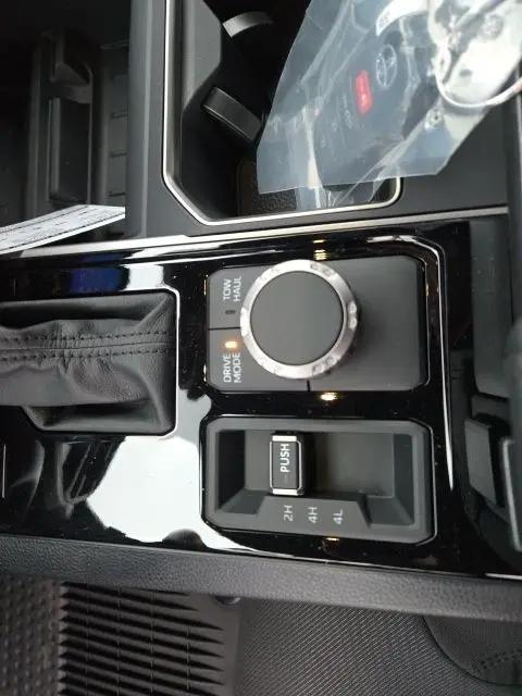 2026 Toyota Tundra SR5 CrewMax 5.5' Bed