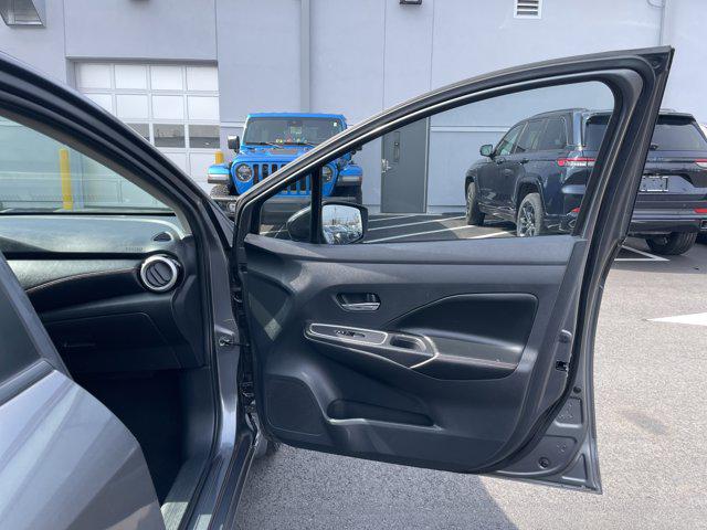 2020 Nissan Versa SR Xtronic CVT