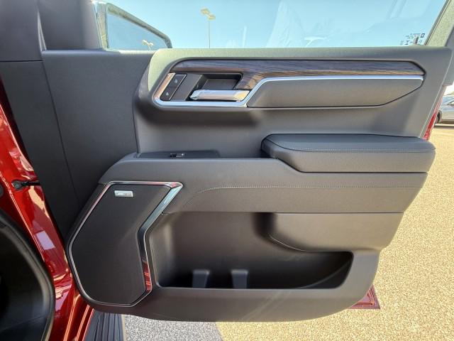 2026 GMC Sierra 1500 Crew Cab, Short Bed, SLT, RWD