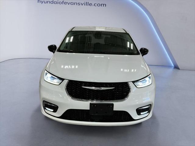 2024 Chrysler Pacifica Touring L for sale in EVANSVILLE, IN