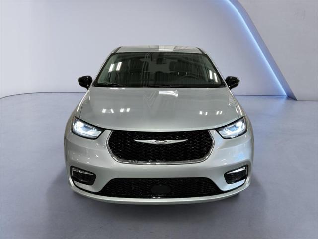 2024 Chrysler Pacifica Touring L for sale in EVANSVILLE, IN