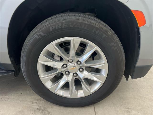 2024 Chevrolet Suburban 4WD Premier