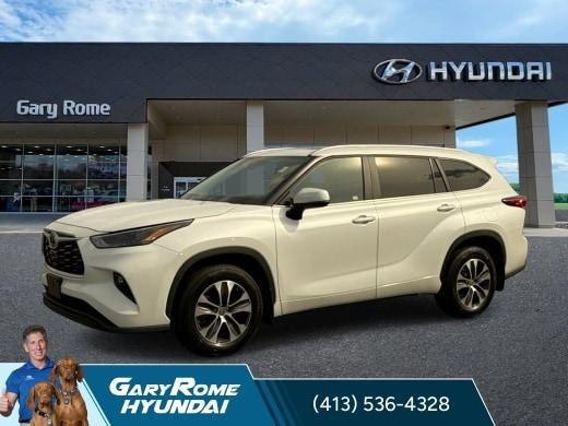 2023 Toyota Highlander XLE for sale in HOLYOKE, MA