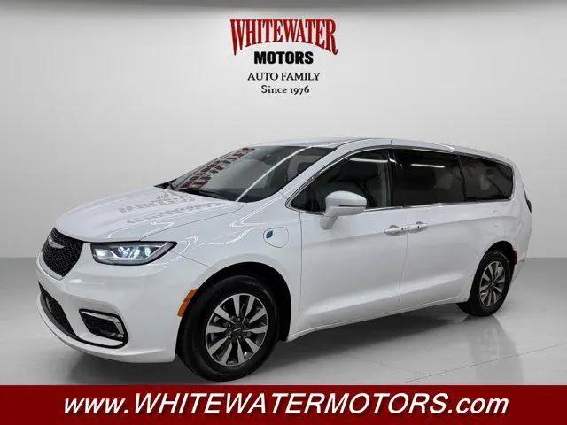 2022 Chrysler Pacifica Hybrid Touring L for sale in West Harrison, IN