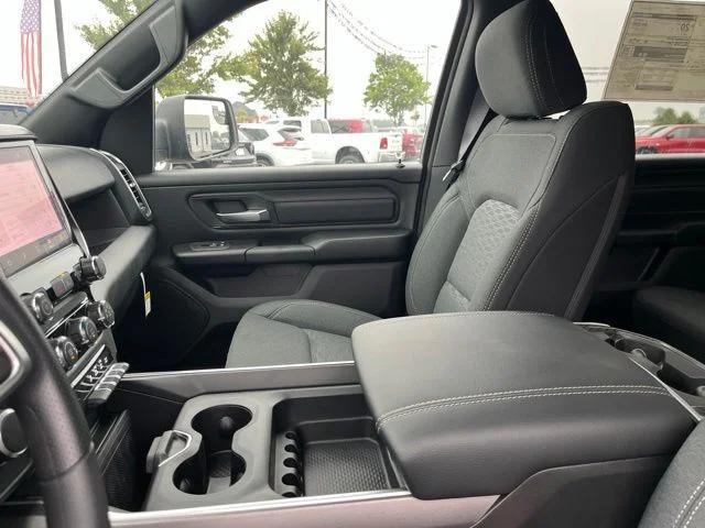 2026 Ram 1500 Express Crew Cab 4x4 57 Box
