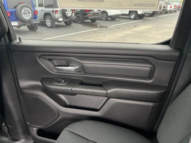2026 Ram 1500 Express Crew Cab 4x4 57 Box