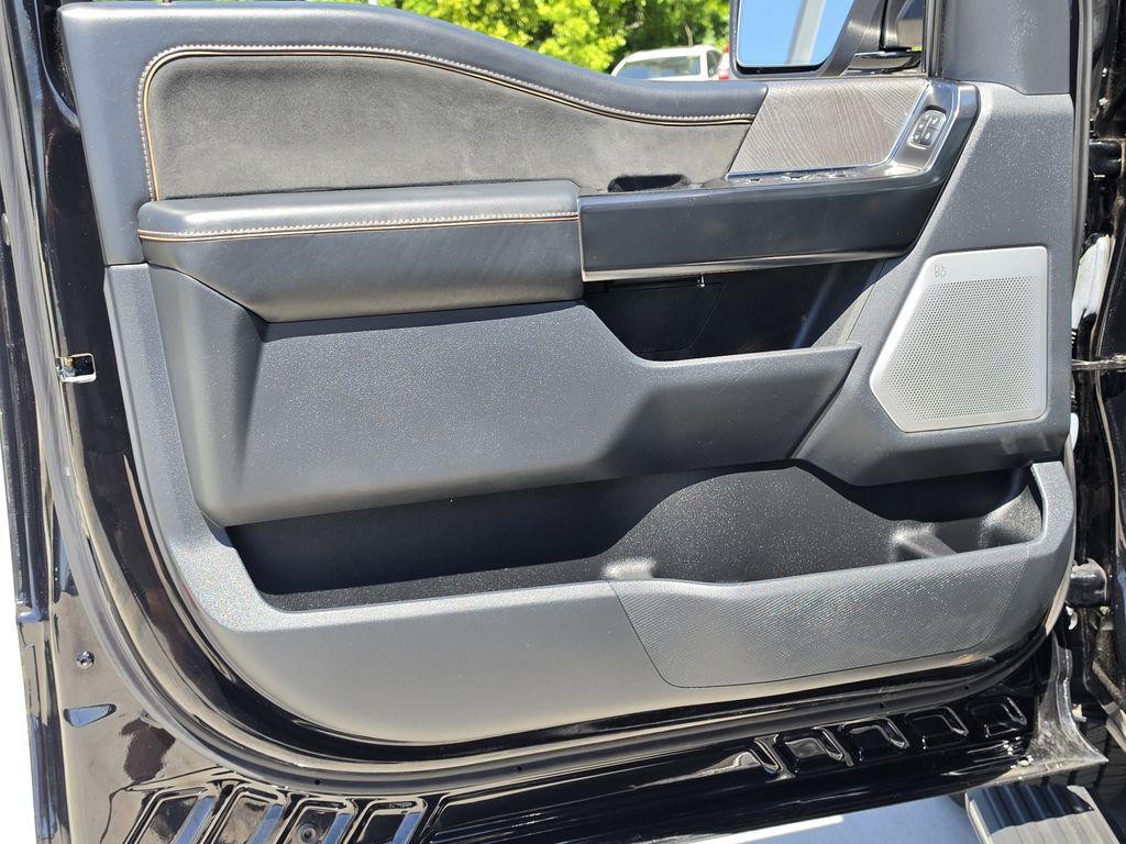 2022 Ford F-150 Platinum - Photo 11