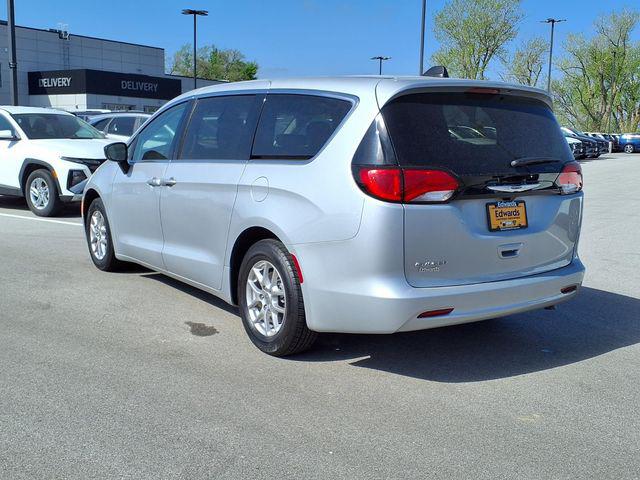 2024 Chrysler Voyager LX