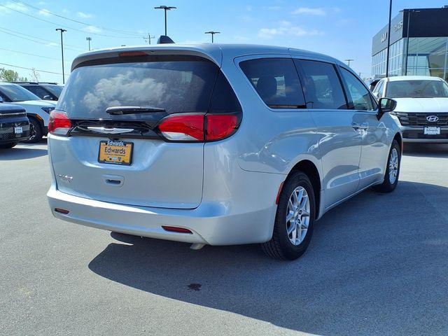 2024 Chrysler Voyager LX