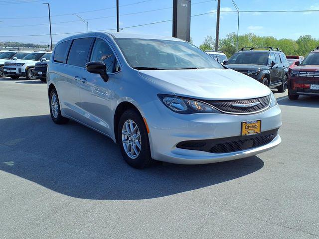 2024 Chrysler Voyager LX