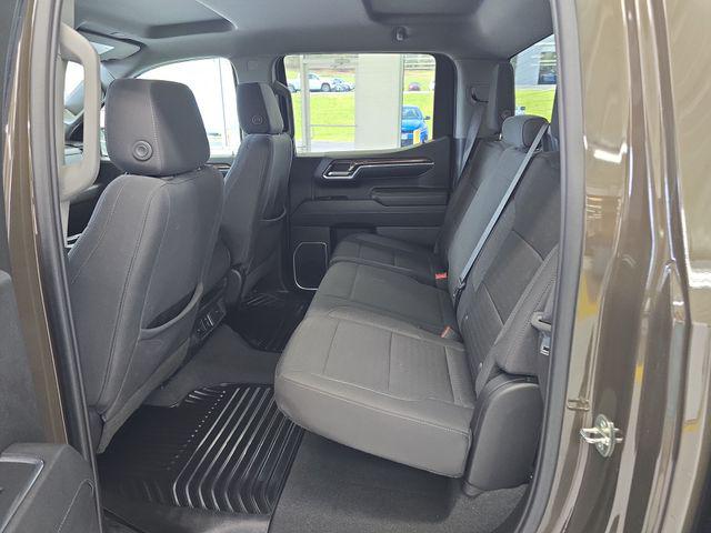 2023 Chevrolet Silverado 1500 4WD Crew Cab Short Bed LT with 2FL