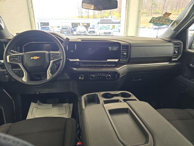 2023 Chevrolet Silverado 1500 4WD Crew Cab Short Bed LT with 2FL