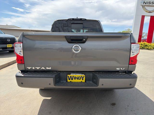 2022 Nissan Titan Crew Cab SV 4x2