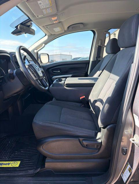 2022 Nissan Titan Crew Cab SV 4x2