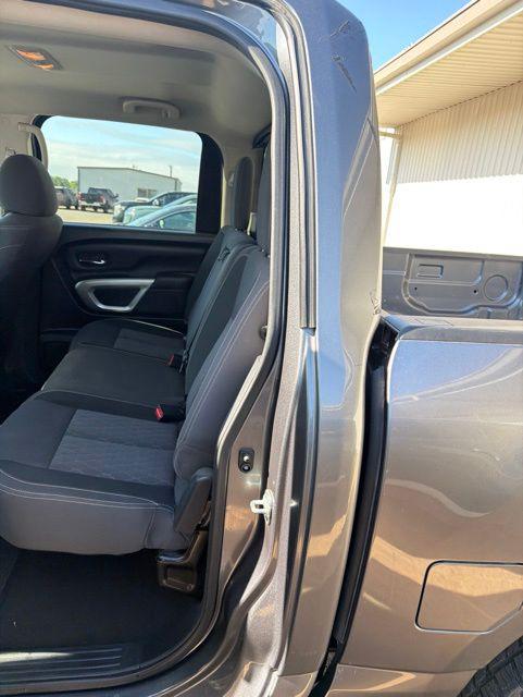 2022 Nissan Titan Crew Cab SV 4x2