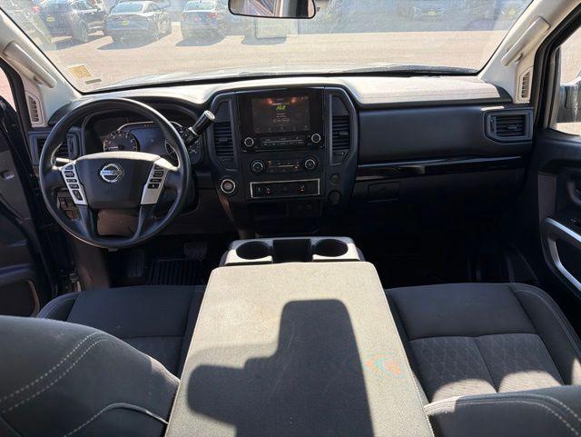 2022 Nissan Titan Crew Cab SV 4x2