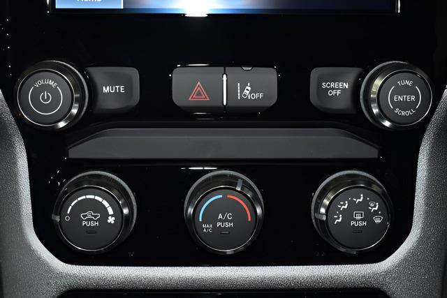 2026 Ram 1500 Warlock Crew Cab 4x4 5'7" Box