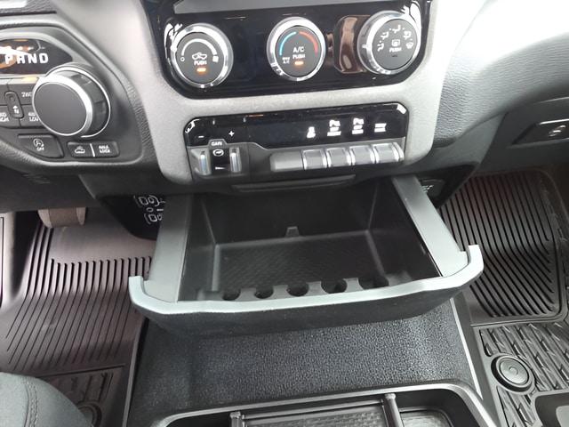2026 Ram 1500 Warlock Crew Cab 4x4 5'7" Box