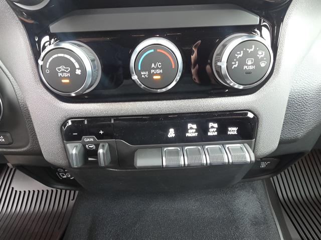2026 Ram 1500 Warlock Crew Cab 4x4 5'7" Box