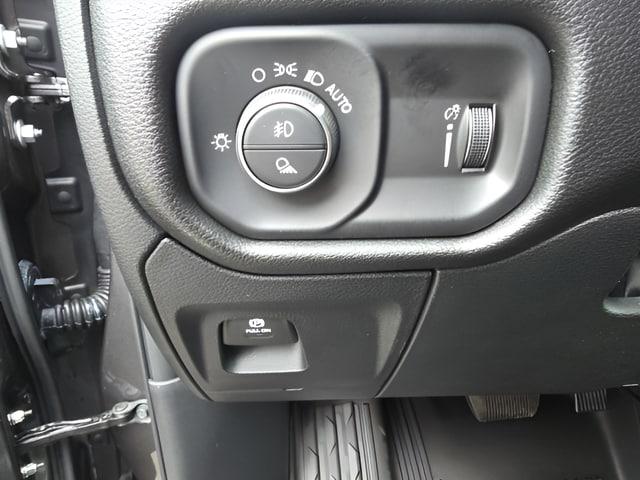 2026 Ram 1500 Warlock Crew Cab 4x4 5'7" Box