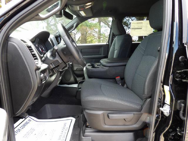 2026 Ram 2500 Black Express Crew Cab 4x4 64 Box