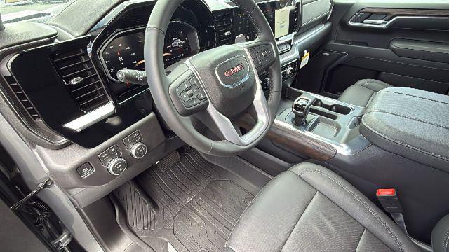 2026 GMC Sierra 1500 Crew Cab, Short Bed, SLT, 4WD
