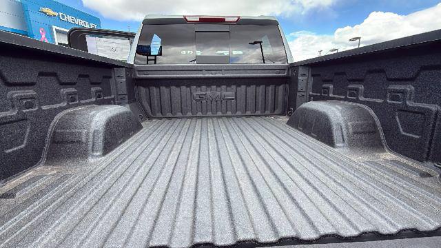 2026 GMC Sierra 1500 Crew Cab, Short Bed, SLT, 4WD