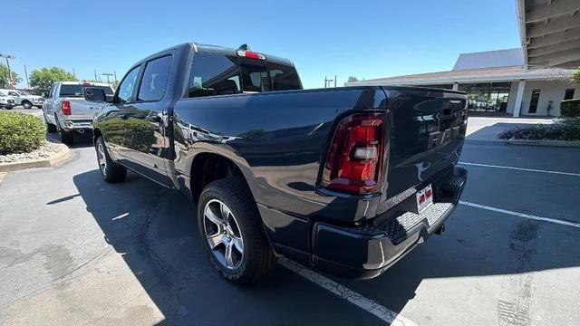 2026 Ram 1500 Express Crew Cab 4x4 5'7" Box