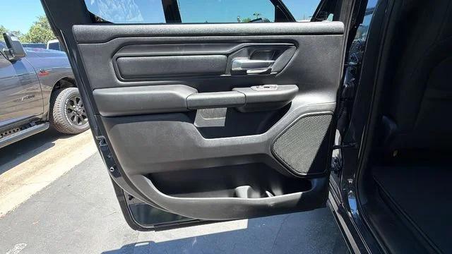 2026 Ram 1500 Express Crew Cab 4x4 5'7" Box