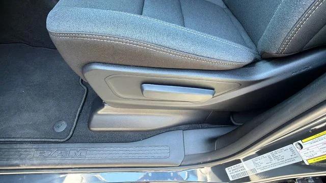 2026 Ram 1500 Express Crew Cab 4x4 5'7" Box