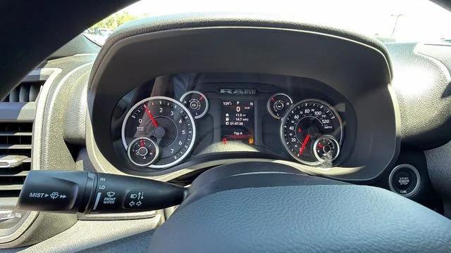2026 Ram 1500 Express Crew Cab 4x4 5'7" Box