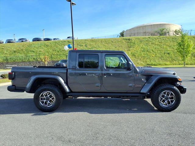 2026 Jeep Gladiator GLADIATOR SHADOW OPS 4X4 2026 Jeep Gladiator GLADIATOR SHADOW OPS 4X4