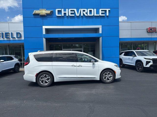2022 Chrysler Pacifica Limited for sale in Frontenac, KS