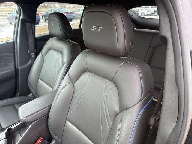 2025 Buick NV Sport Touring FWD