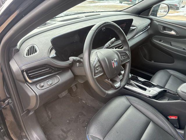 2025 Buick NV Sport Touring FWD