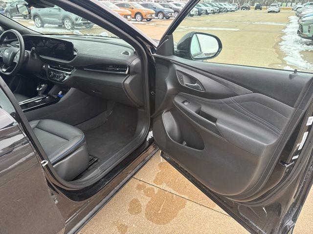 2025 Buick NV Sport Touring FWD