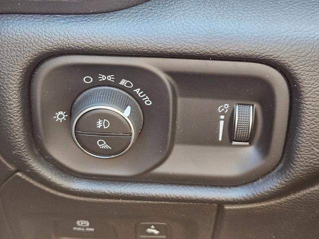 2020 Ram 1500 Big Horn Crew Cab 4x2 5'7" Box