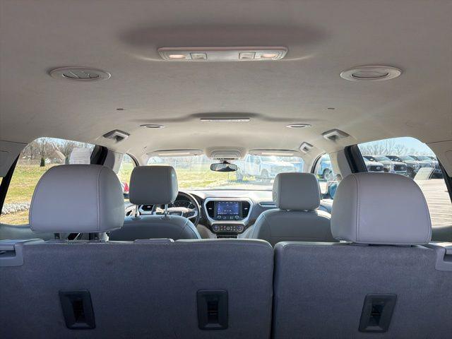 2023 GMC Acadia AWD SLT